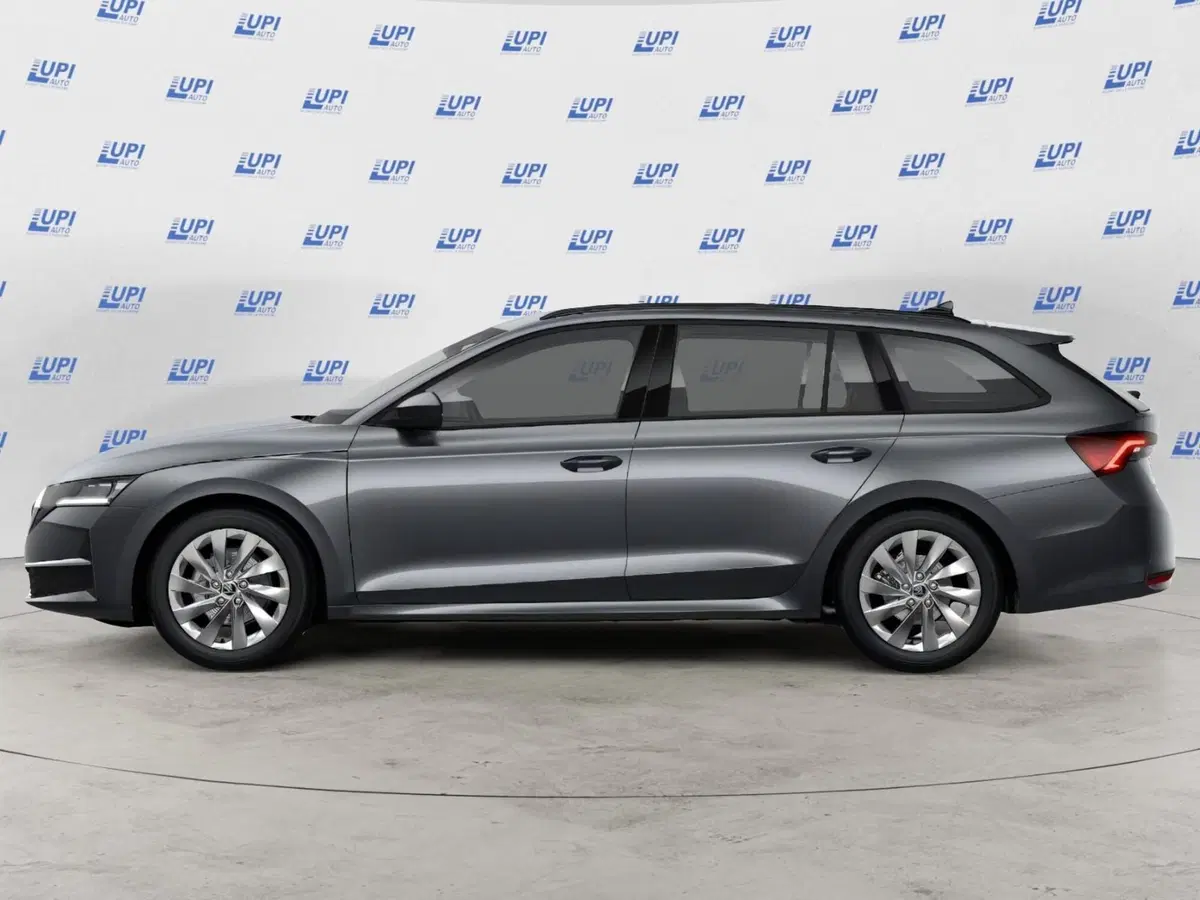 Skoda Octavia Station Wagon nuova a Prato (2)