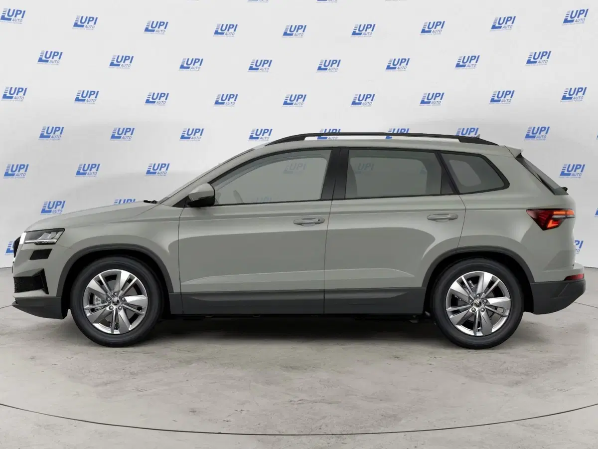Skoda Karoq nuova a Prato (2)