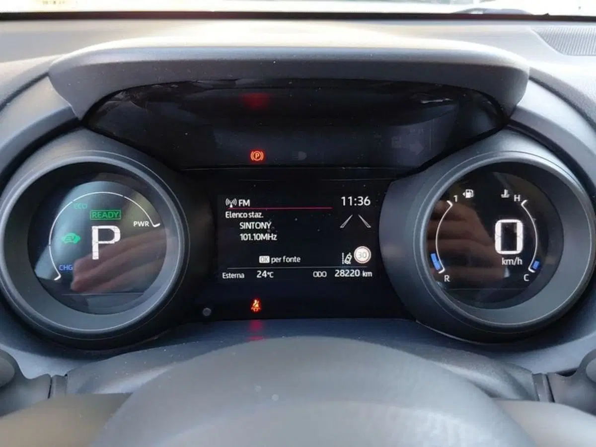 Toyota Yaris usata a Cagliari (10)