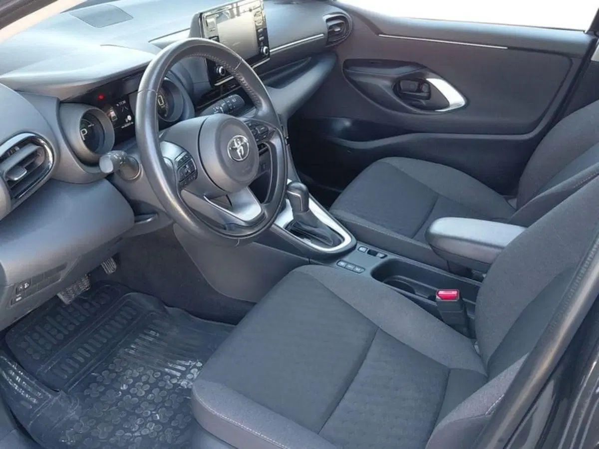 Toyota Yaris usata a Cagliari (8)