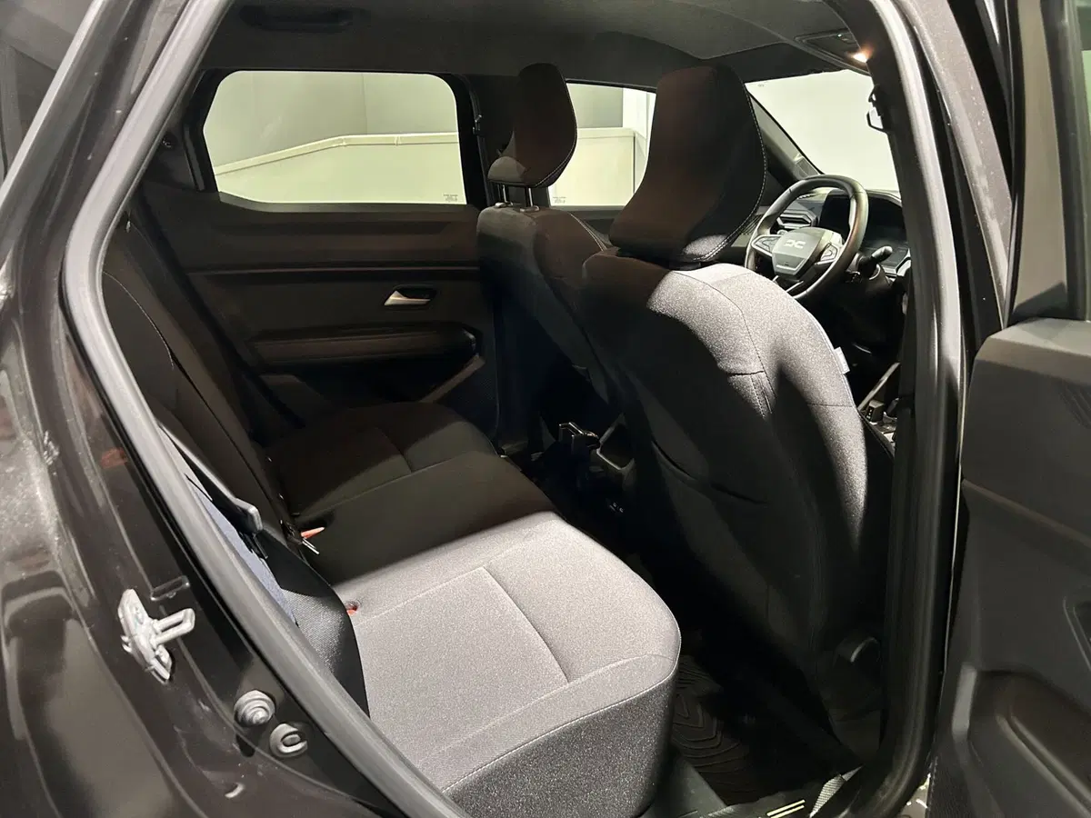 Dacia Duster usata a Milano (13)