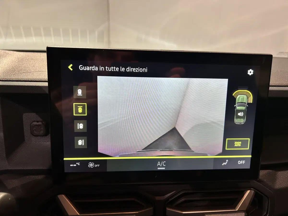 Dacia Duster usata a Milano (17)