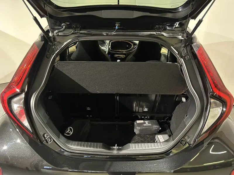 Toyota Aygo X usata a Milano (10)