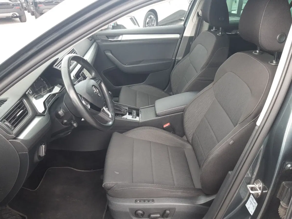 Skoda Superb Station Wagon usata a Chieti (16)