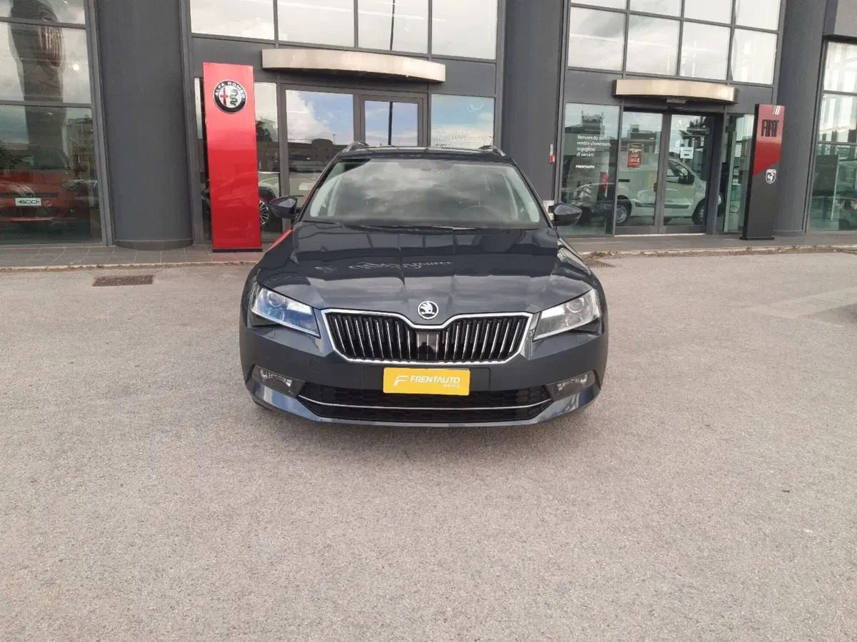 Skoda Superb Station Wagon usata a Chieti (5)