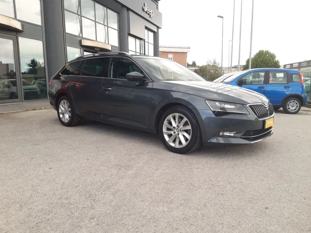 Skoda Superb Station Wagon usata a Chieti (8)