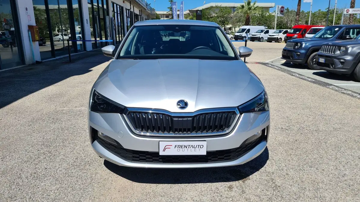 Skoda Scala usata a Pescara (2)