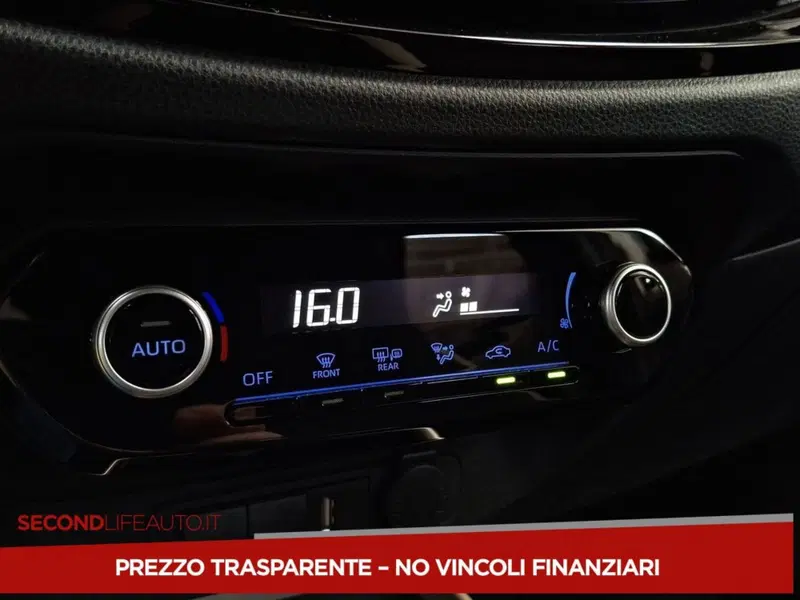 Toyota Aygo X usata a Roma (11)