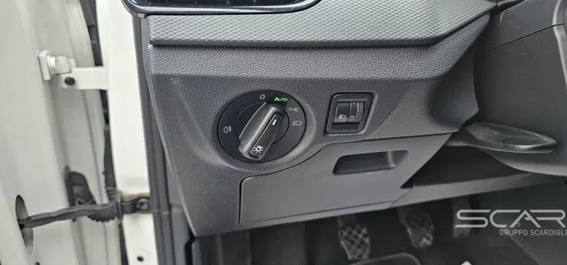 Skoda Kamiq usata a Livorno (13)