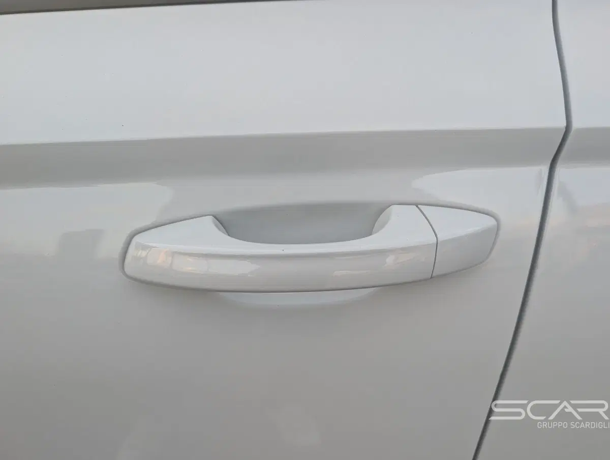 Skoda Karoq usata a Livorno (12)