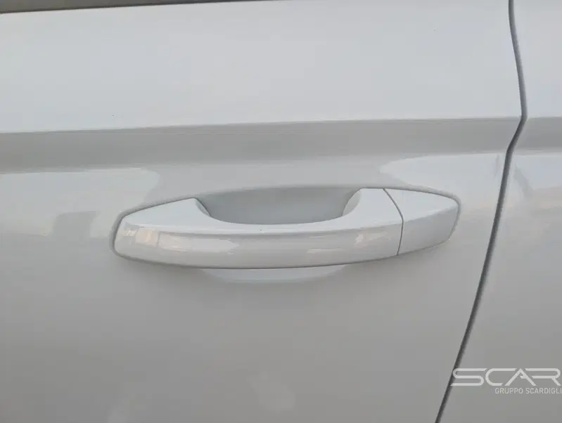 Skoda Karoq usata a Livorno (12)