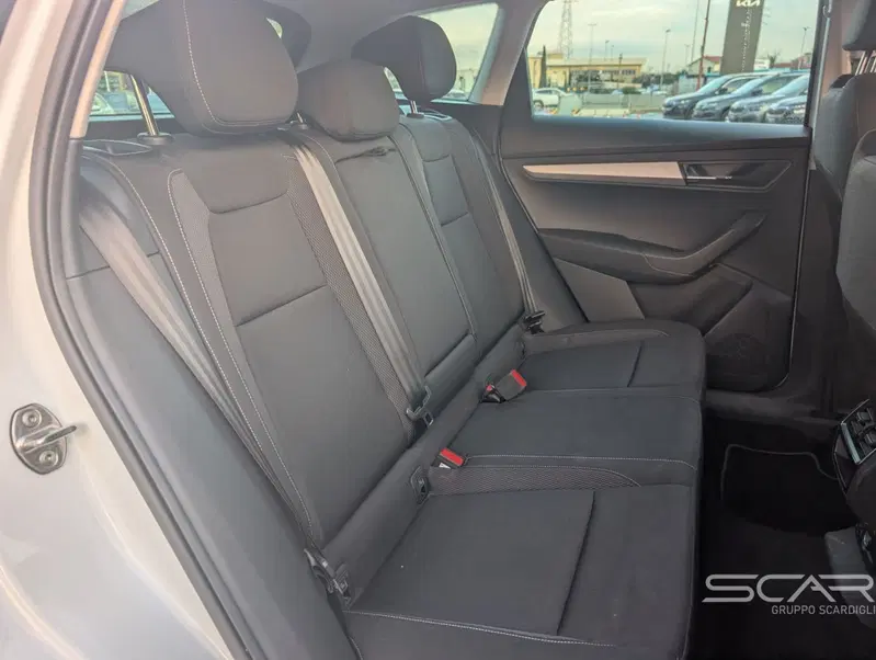 Skoda Karoq usata a Livorno (18)