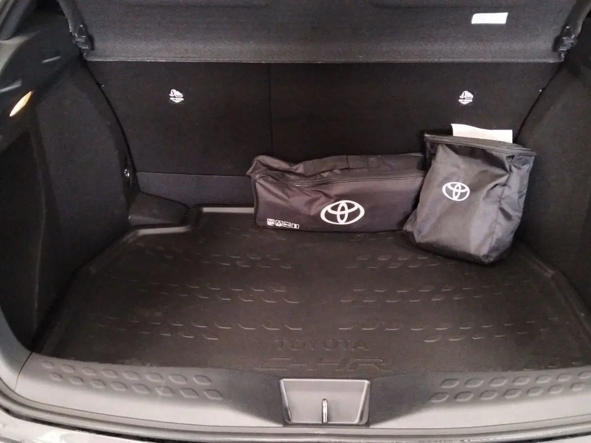 Toyota Toyota C-HR usata a Roma (6)