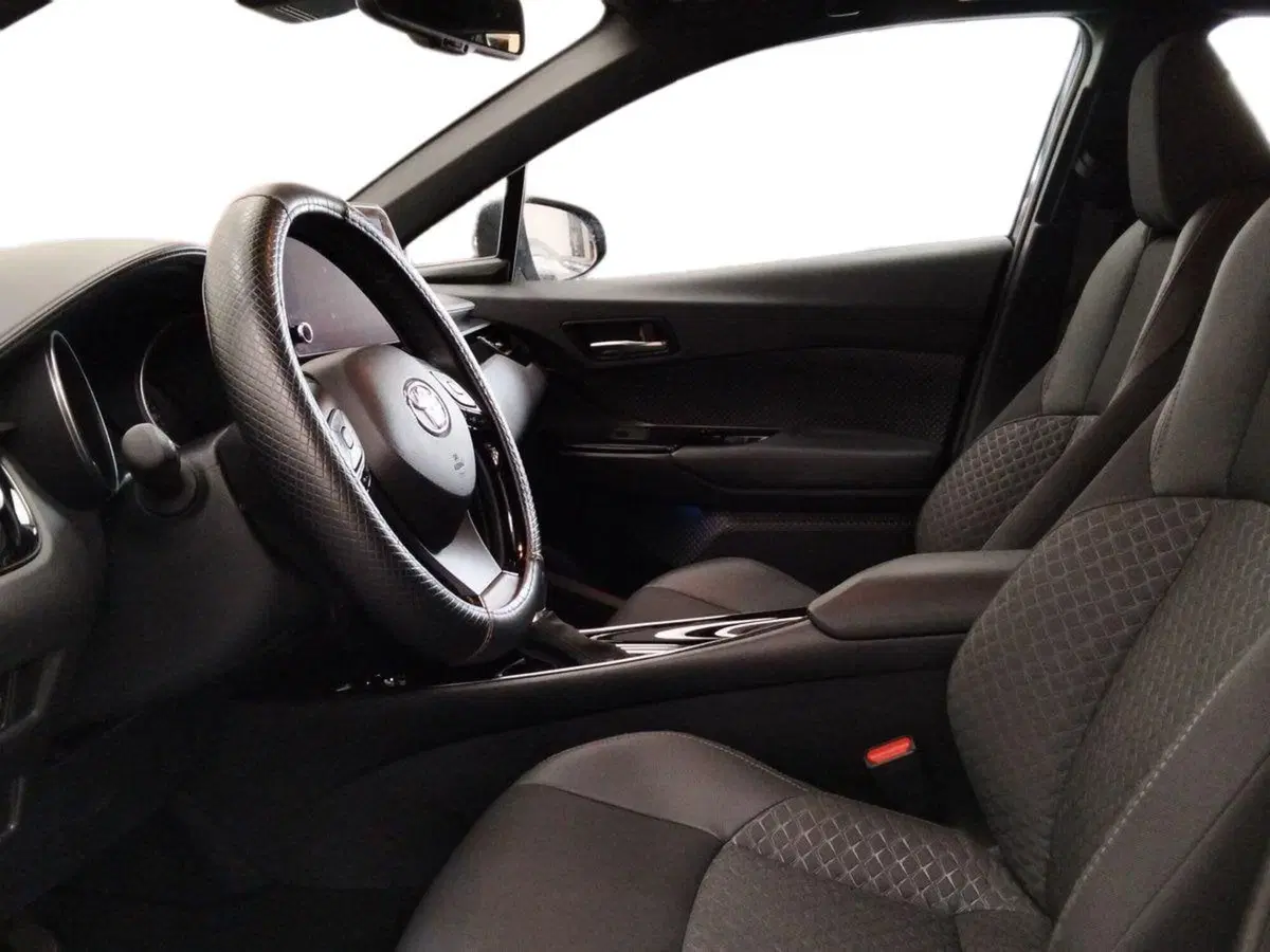 Toyota Toyota C-HR usata a Roma (7)
