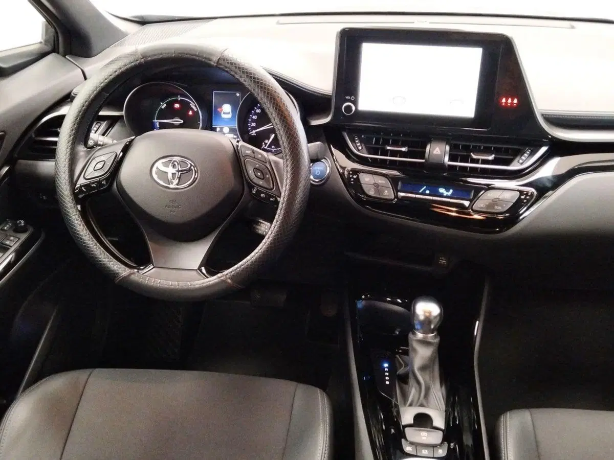 Toyota Toyota C-HR usata a Roma (8)
