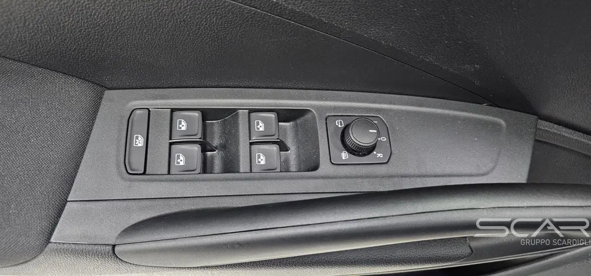 Skoda Fabia usata a Livorno (11)