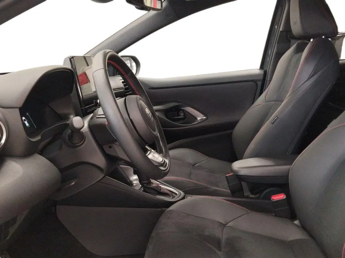 Toyota Yaris GR Sport usata a Roma (6)