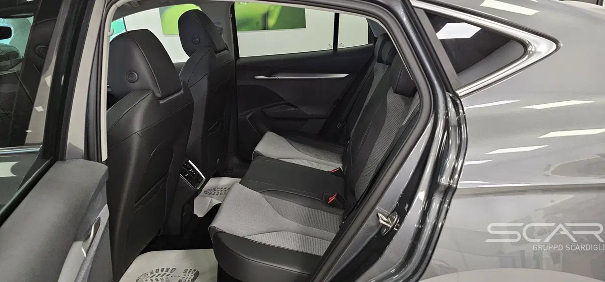 Skoda Enyaq nuova a Livorno (16)