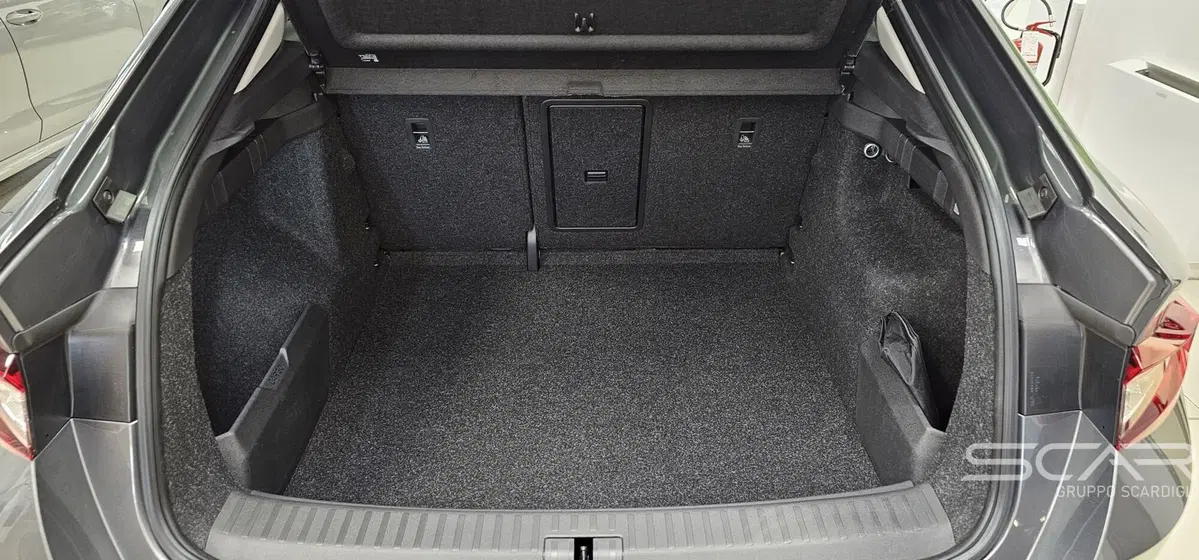 Skoda Enyaq nuova a Livorno (17)