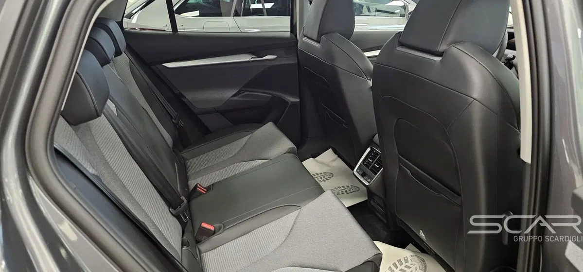 Skoda Enyaq nuova a Livorno (20)