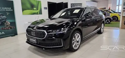 Skoda Superb 2.0 tdi Style 150cv dsg nuova a Livorno