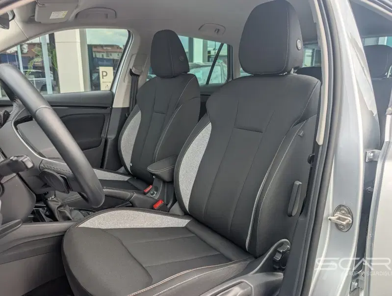 Skoda Kamiq usata a Livorno (18)