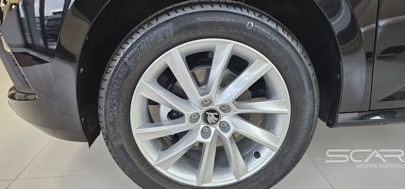 Skoda Kamiq nuova a Livorno (9)