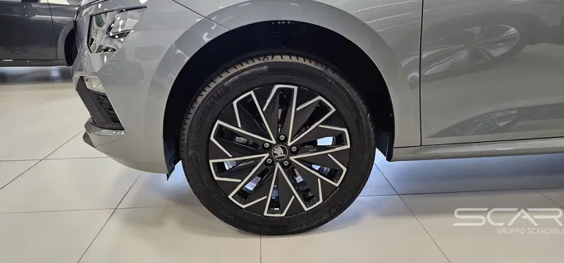 Skoda Kamiq nuova a Livorno (9)
