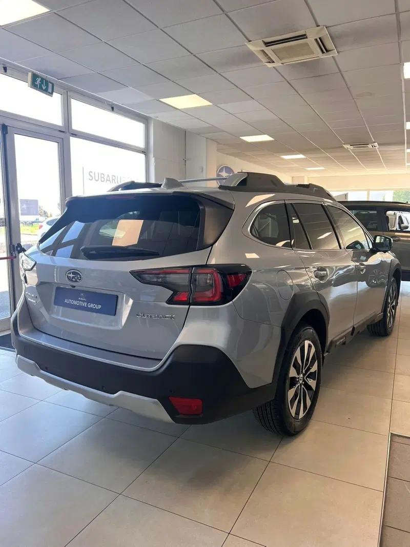 Subaru Outback nuova a Ravenna (6)