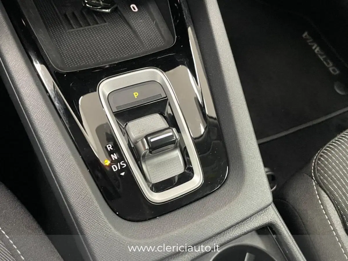 Skoda Octavia Station Wagon usata a Como (18)