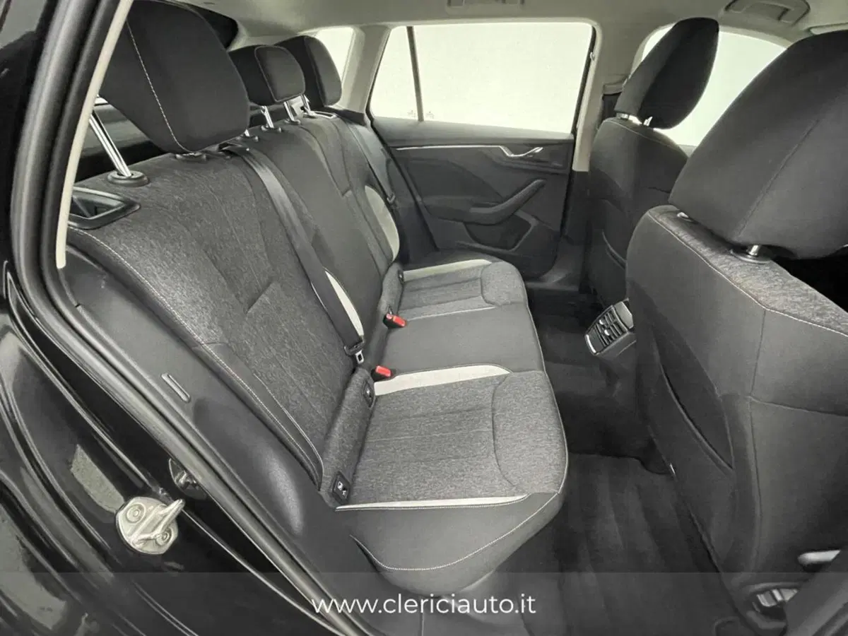Skoda Kamiq usata a Como (5)