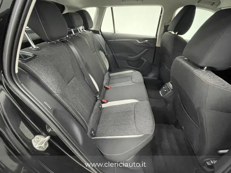 Skoda Kamiq usata a Como (5)