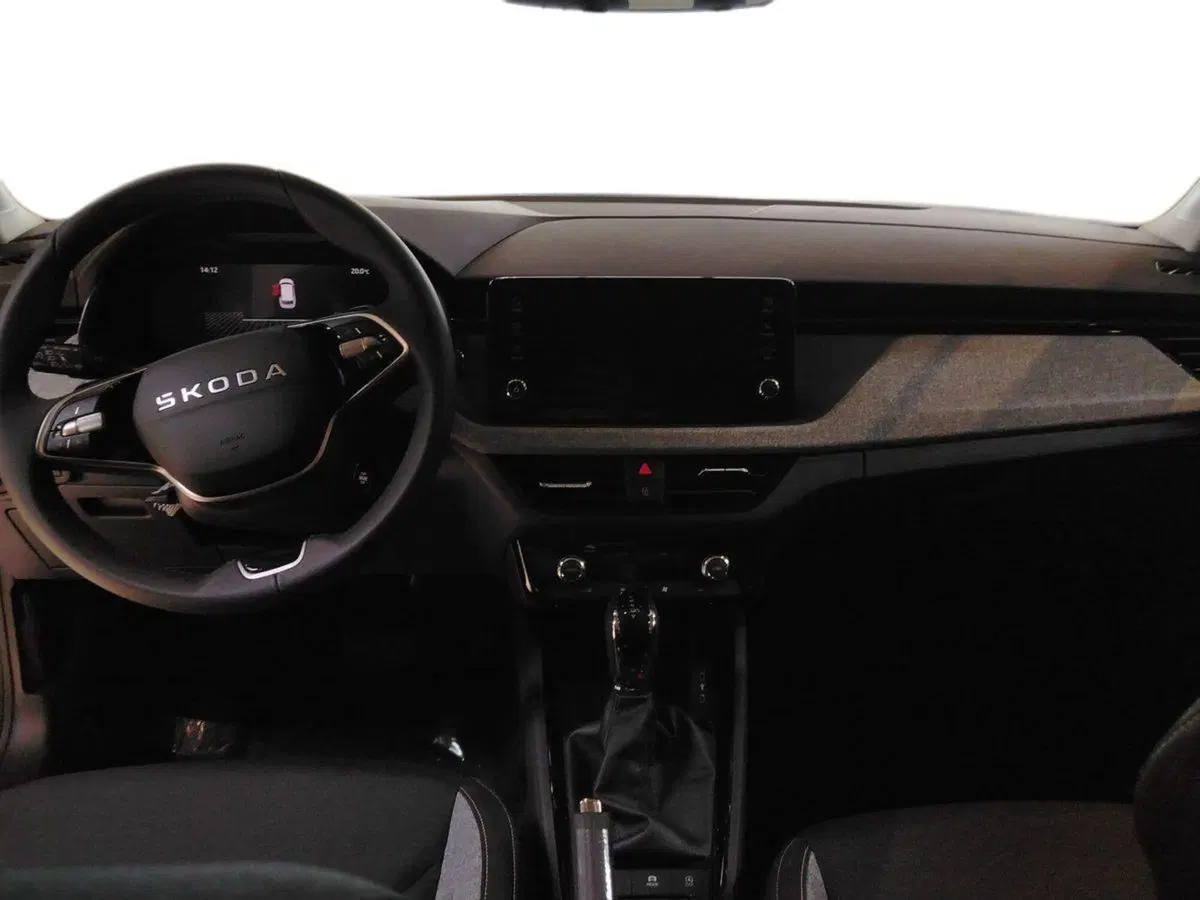 Skoda Kamiq nuova a Lecce (8)