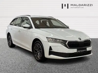 Skoda Octavia Station Wagon 2.0 tdi Executive 150cv dsg del 2025 usata a Lecce