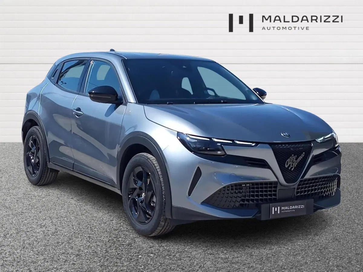 Alfa Romeo Junior nuova a Taranto