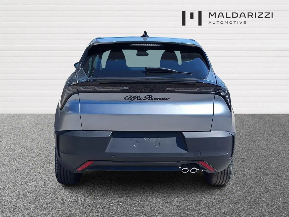 Alfa Romeo Junior nuova a Taranto (3)
