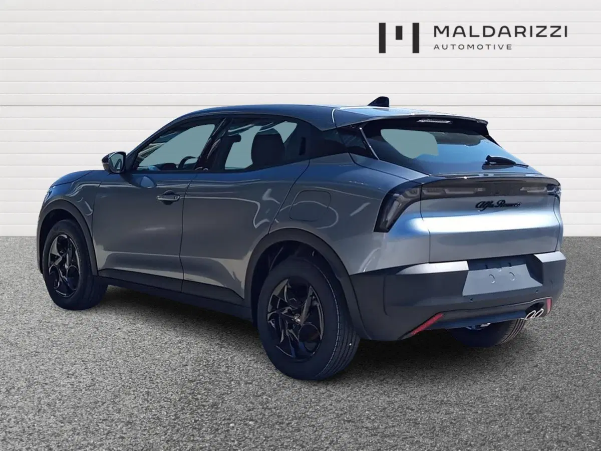 Alfa Romeo Junior nuova a Taranto (4)