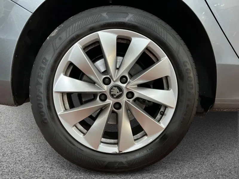 Skoda Superb usata a Foggia (6)