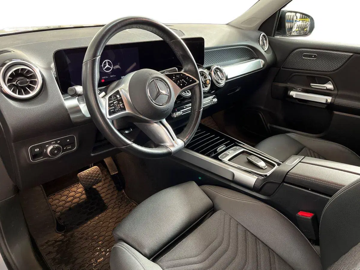 Mercedes-Benz GLB usata a Bari (10)