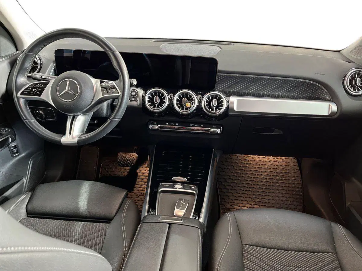 Mercedes-Benz GLB usata a Bari (8)