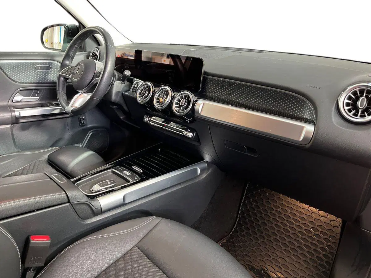 Mercedes-Benz GLB usata a Bari (9)
