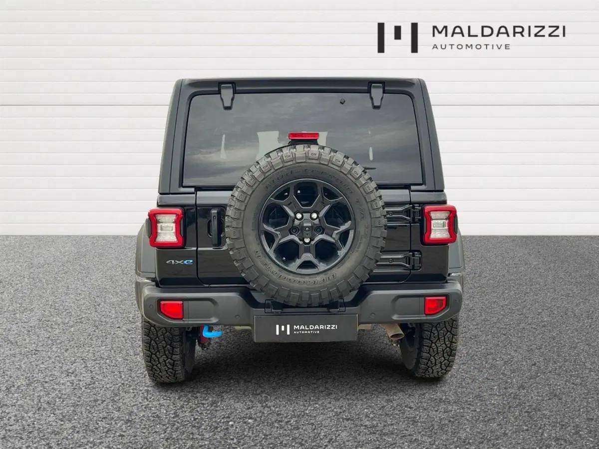 Jeep Wrangler Unlimited usata a Bari (3)