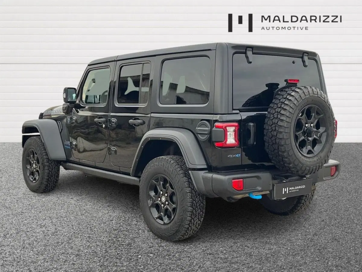 Jeep Wrangler Unlimited usata a Bari (4)