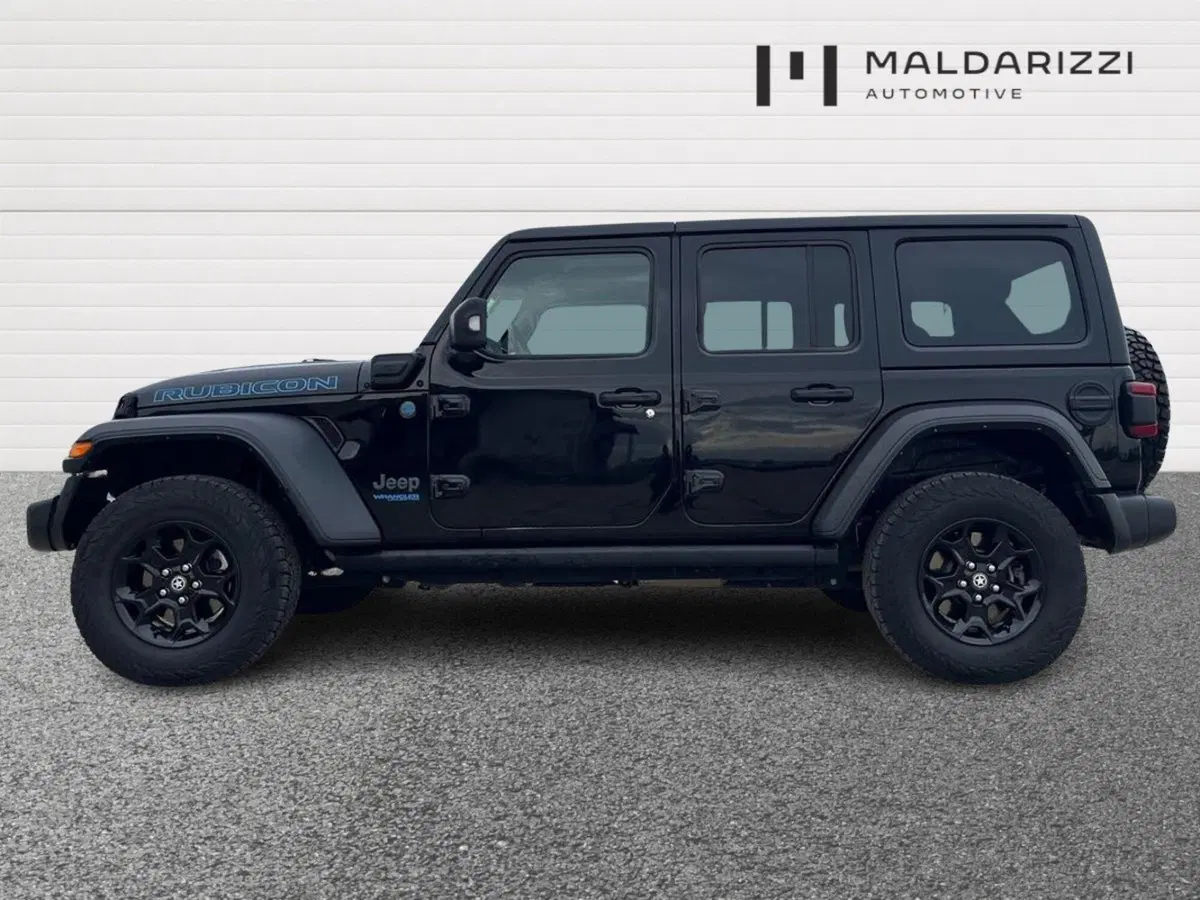 Jeep Wrangler Unlimited usata a Bari (5)