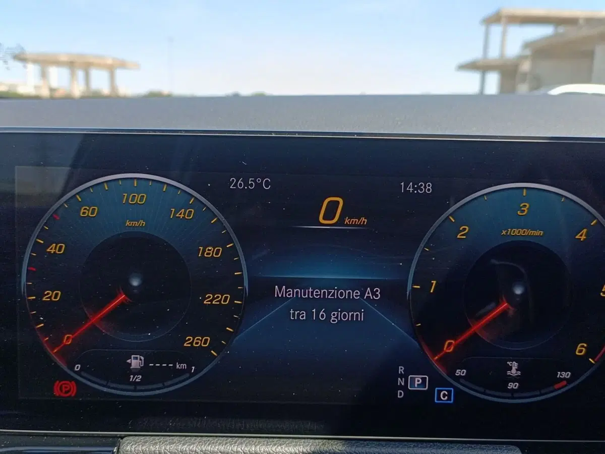 Mercedes-Benz GLA SUV usata a Bari (13)