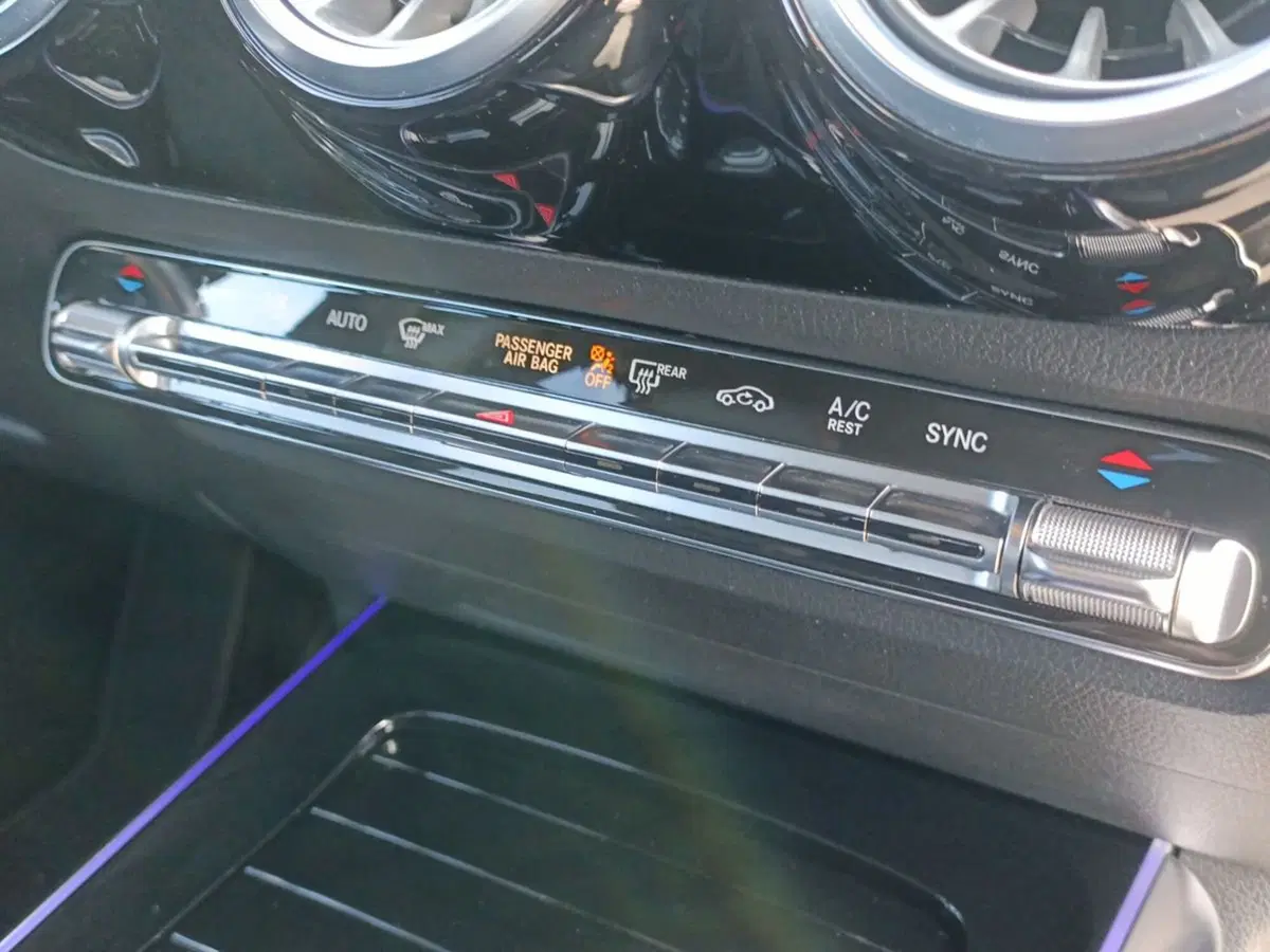 Mercedes-Benz GLA SUV usata a Bari (14)