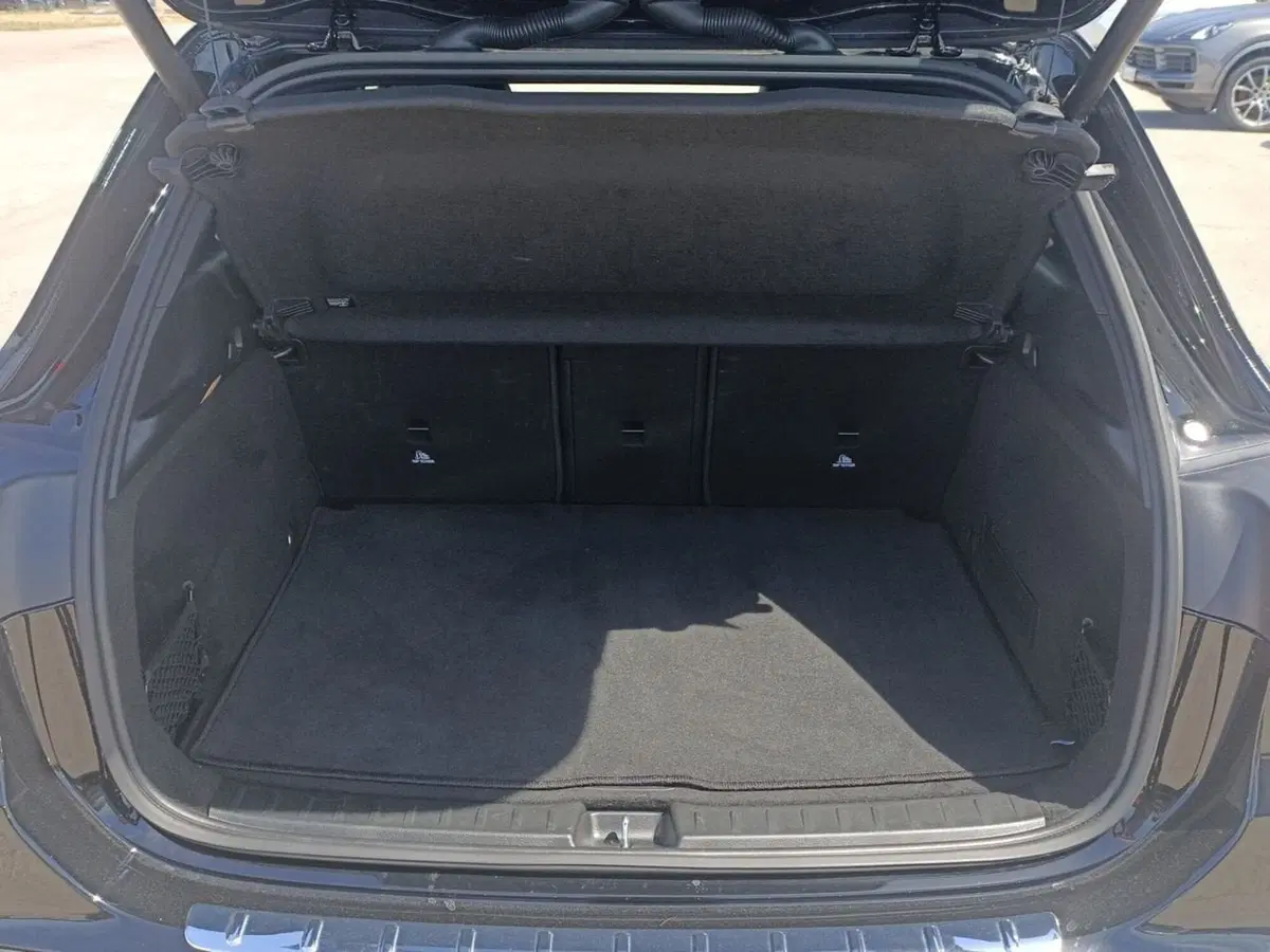 Mercedes-Benz GLA SUV usata a Bari (8)