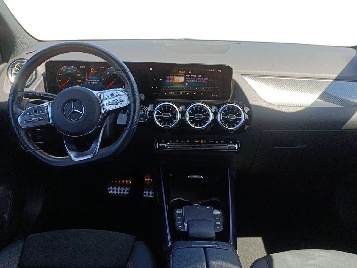 Mercedes-Benz GLA SUV usata a Bari (9)