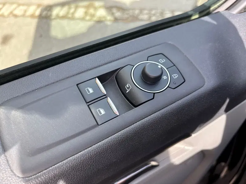 Ford Tourneo Custom usata a Pescara (12)
