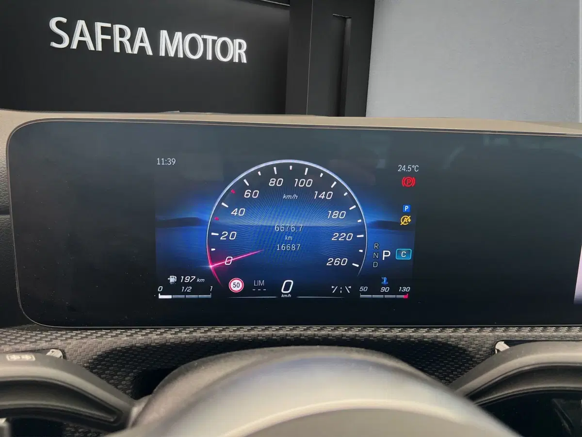 Mercedes-Benz CLA Shooting Brake usata a Cosenza (11)